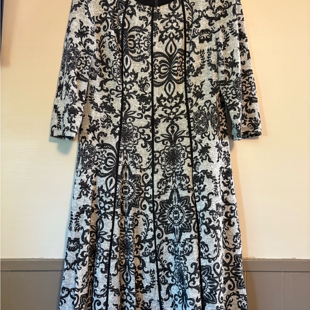 Danny & Nicole Black and White Floral Long Sleeve Dress